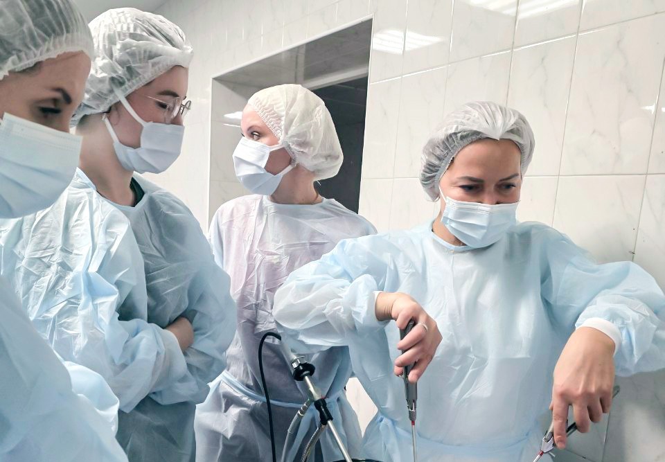 Врач-гинеколог клиники «Консилиум» приняла участие в уникальном экспертном курсе «За гранью стандартной лапароскопии»