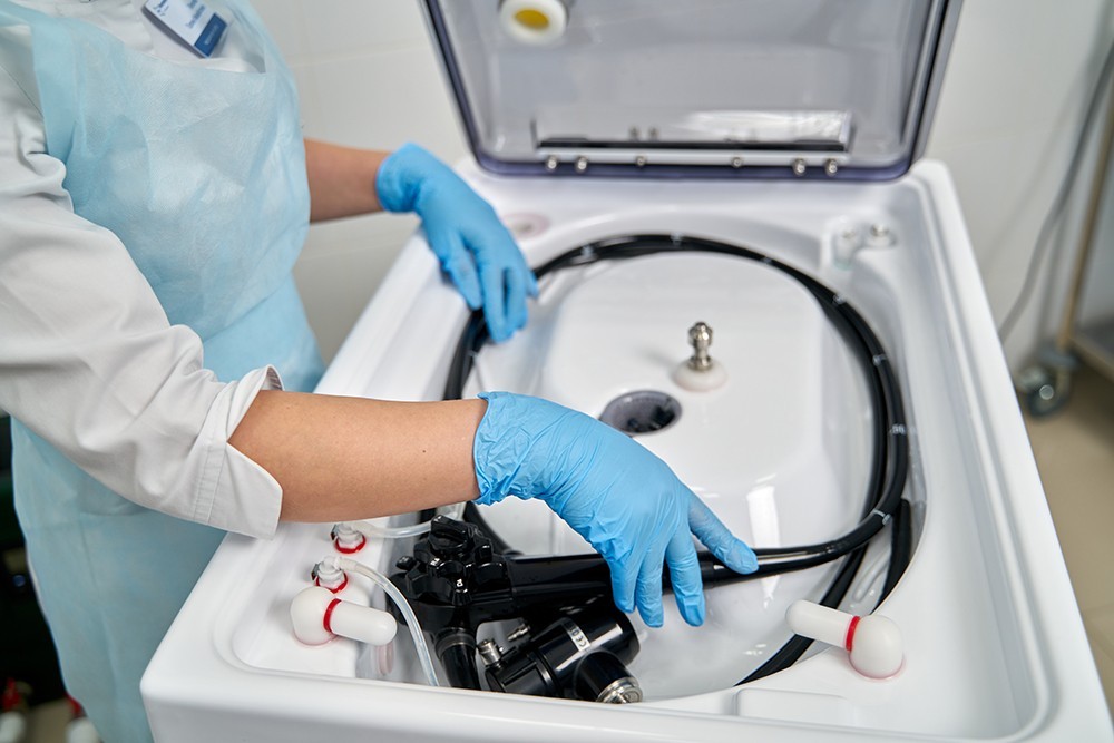 Стерильность как залог безопасности: почему важна правильная подготовка инструментов перед эндоскопическими процедурами?