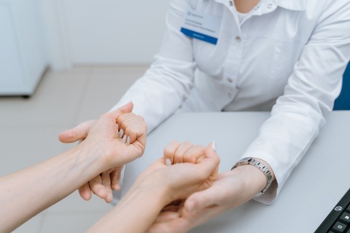 Артроз и артрит: современные подходы к лечению суставов